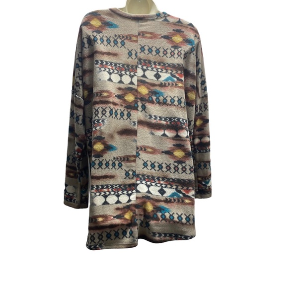 Lovely J Womens Size 1X Western Print Top - Picture 2 of 5